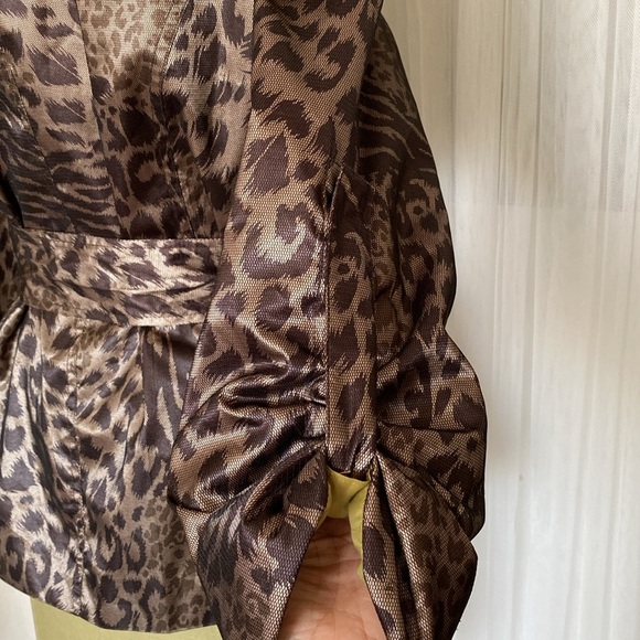 Elegant Animal Print Trench Coat - Picture 5 of 15
